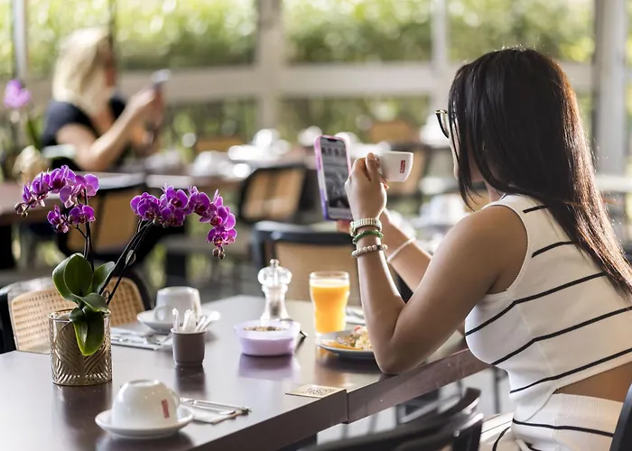 Western Des Orangers 4*