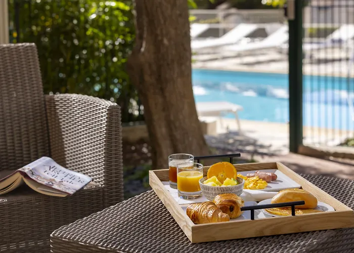 Hotel Western Des Orangers 4*